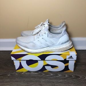 W SIZE 8 ADIDAS ULTRABOOST